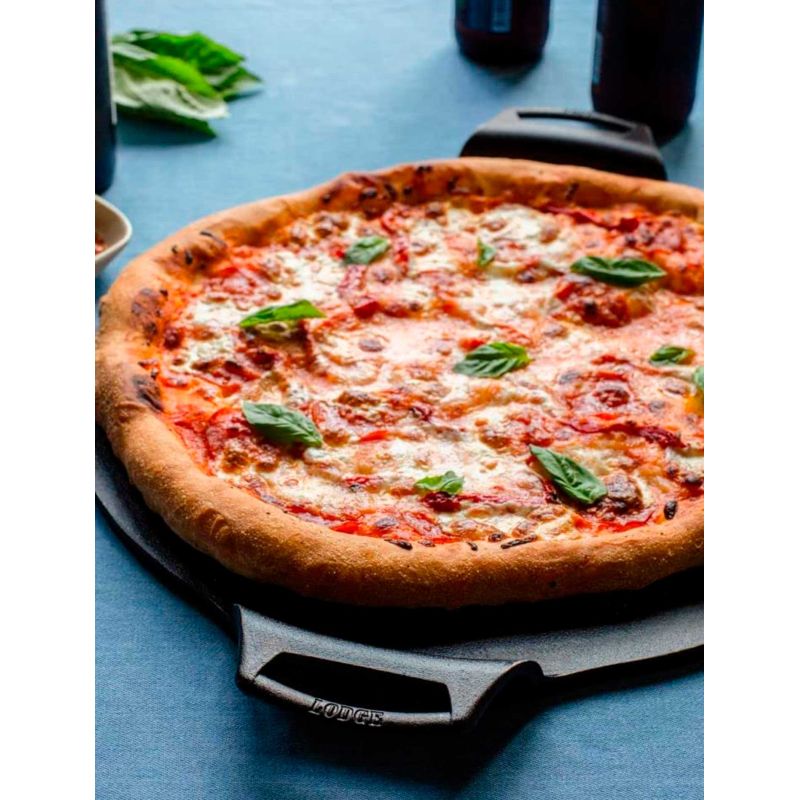 Tava din fonta pentru pizza Lodge 38 cm L-BW15PP